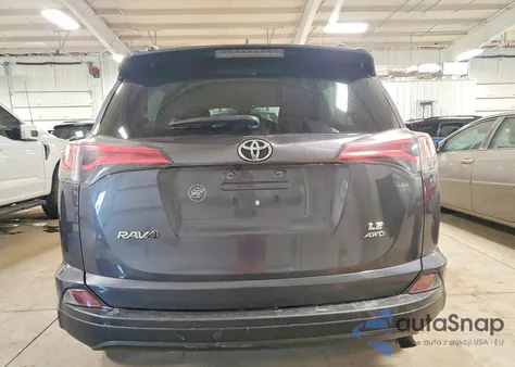 2017 Toyota Rav4 Le z USA, uszkodzony, nr VIN JTMBFREV8HD215517